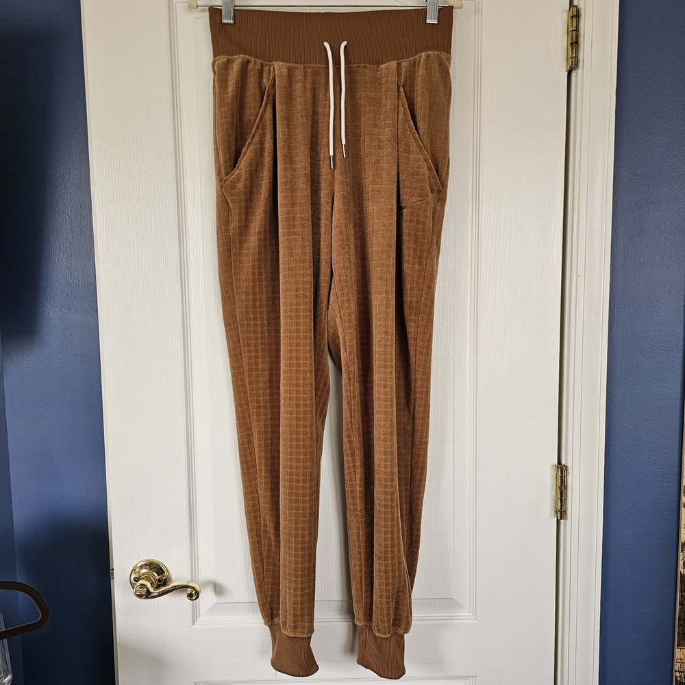 EUC Women's Brown/Tan Grid Pattern High Rise Straight Fit Joggers S